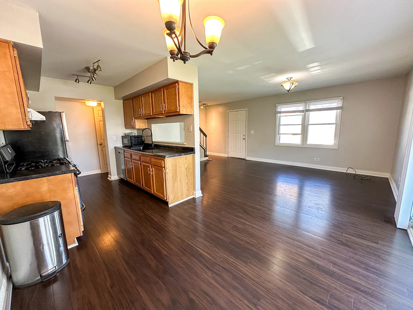 2 bed, 1000 sqft, $2,000 — Photo 3