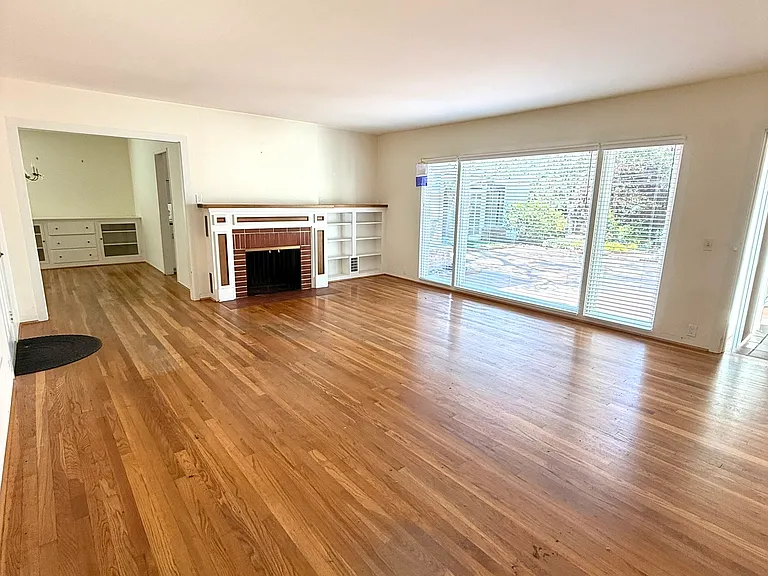 810 Martin St — Photo 26