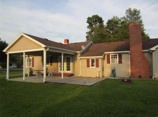 121 N Glen Ave, Roodhouse, IL 62082