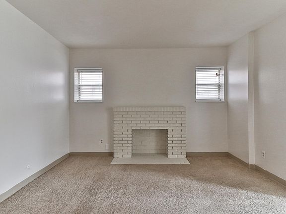 2nd image of 5582 Pershing Ave APT 12