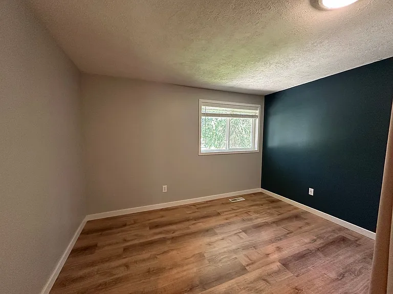 1479 Greenville Dr — Photo 19