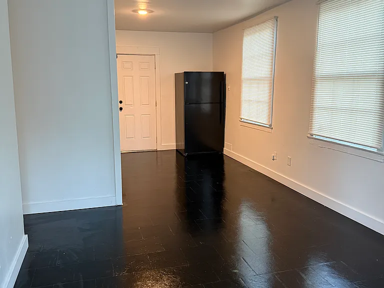 1554 W 29th St #A — Photo 18