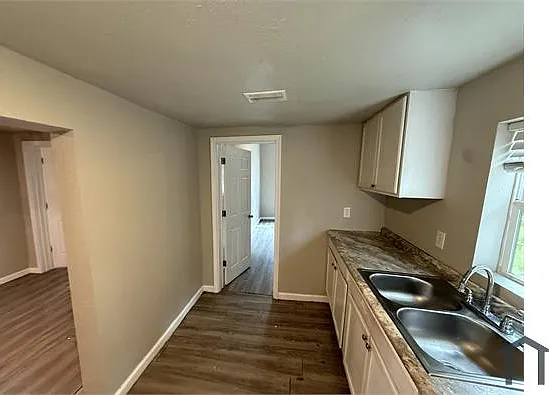 1118 Rich Ave — Photo 6