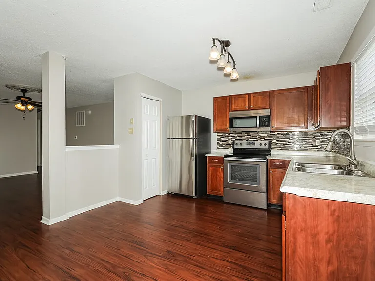 2174 Providence Dr — Photo 8