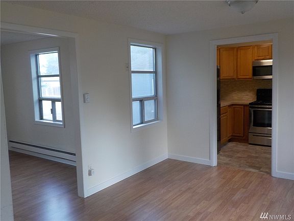 4th image of 9826 Whitman Ave SW