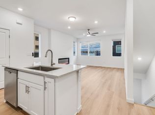 332 N Geneva St, Aurora, CO 80010
