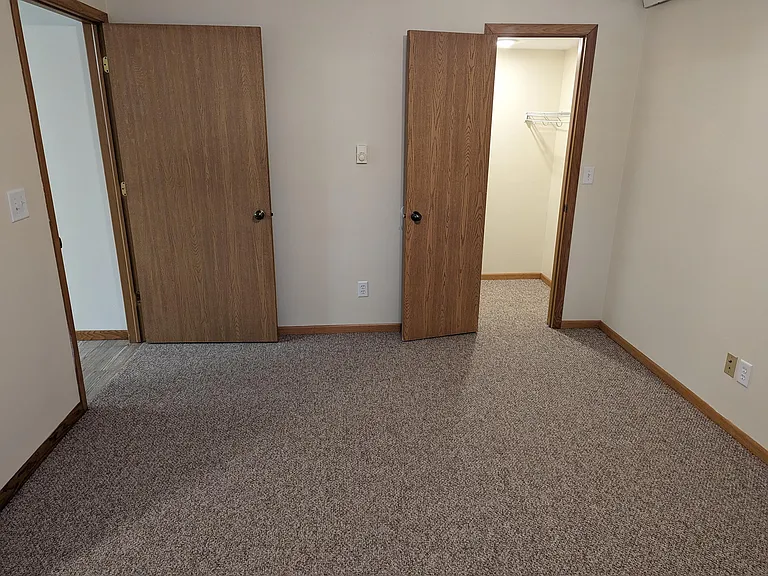 521 1st St #O — Photo 2