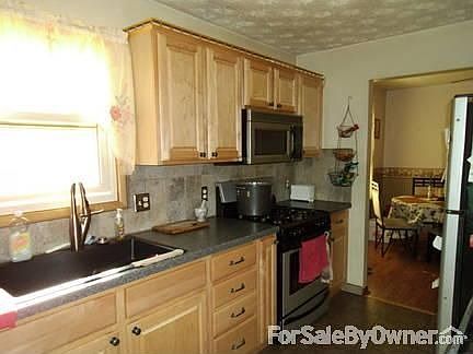 3rd image of 328 N Main St