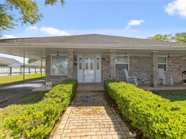 2321 Marietta St, Chalmette, LA 70043