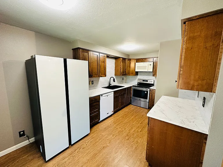 605 SE 121st Avenue Arzhanov #5 — Photo 8