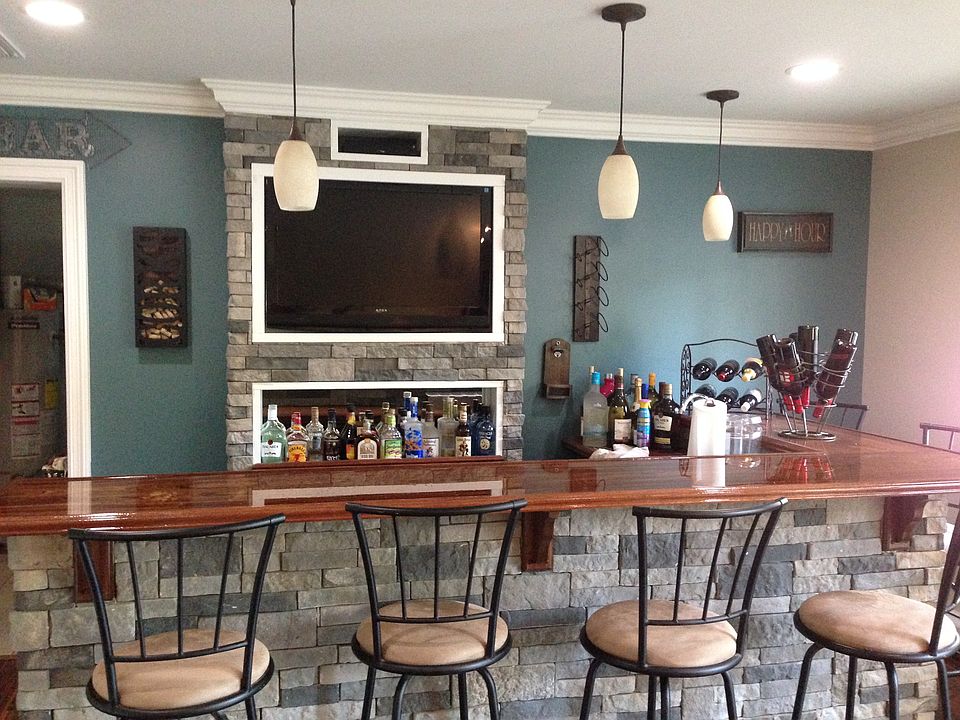 1st image of 562 Holly Village Ln