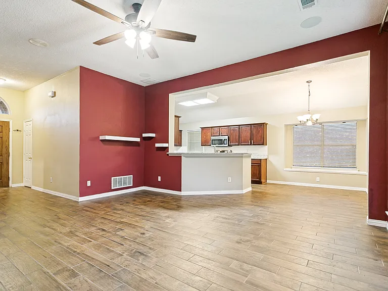 3004 Norwich Ln — Photo 3