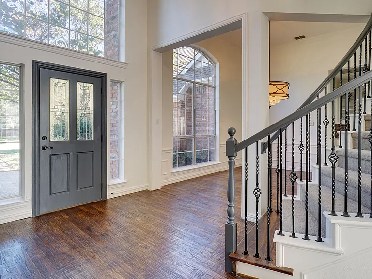 1307 Normandy Dr — Photo 4