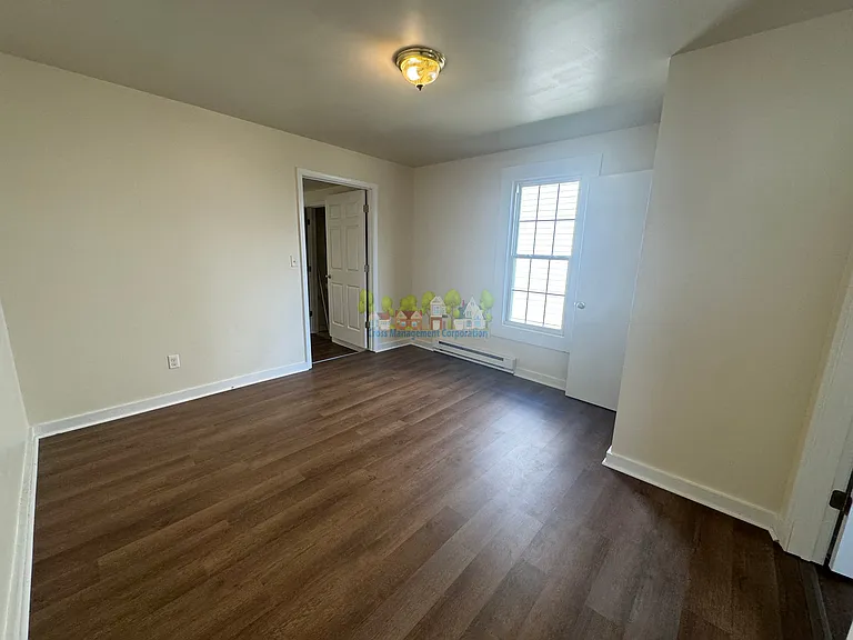 425 Wellons St — Photo 6