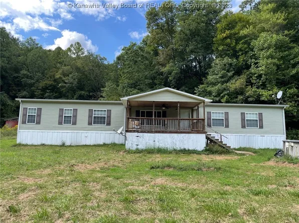 588 Bird Hollow Rd, Lizemores, WV 25125
