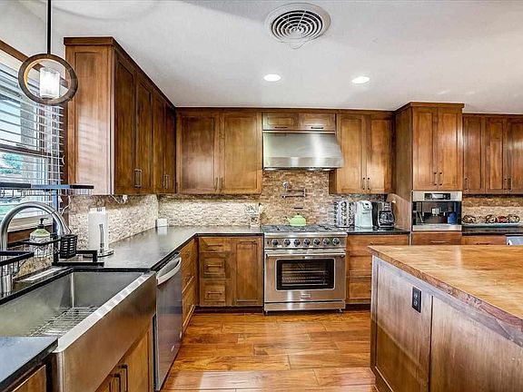 4th image of 5204 River Oaks Dr
