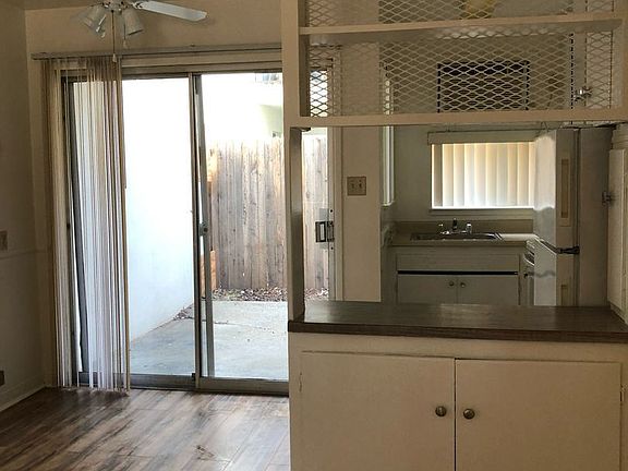 5th image of 800 18th St APT 6