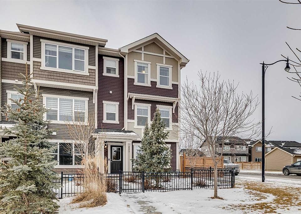 1st image of 221 E Sundown Rd