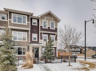 221 E Sundown Rd, Cochrane, AB T4C2M6