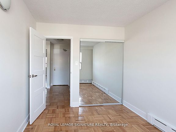 4th image of 990 Avenue Rd #206