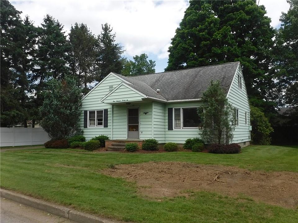 1st image of 122 James Ave