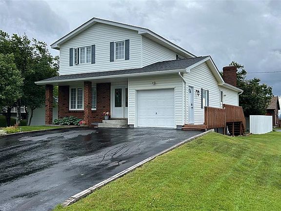 3rd image of 2 MacNeil Crescent