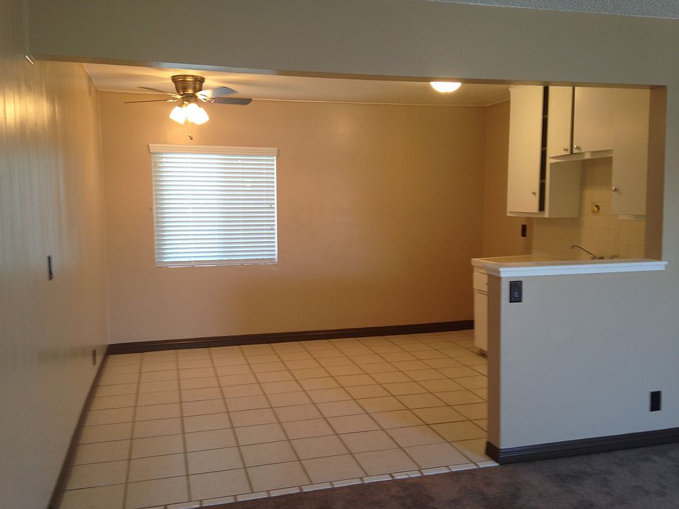 Kitchen/Dining Area
