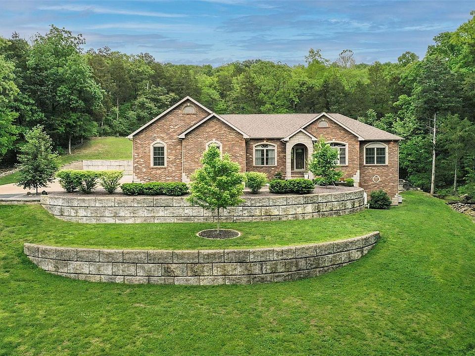 1st image of 13445 Lakewood Dr