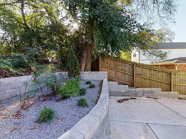 1103B Cecilia Ave — Photo 14
