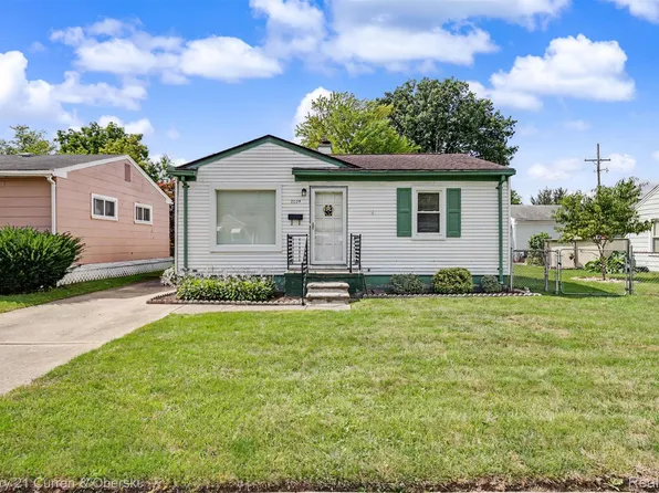 8024 Oak St, Taylor, MI 48180