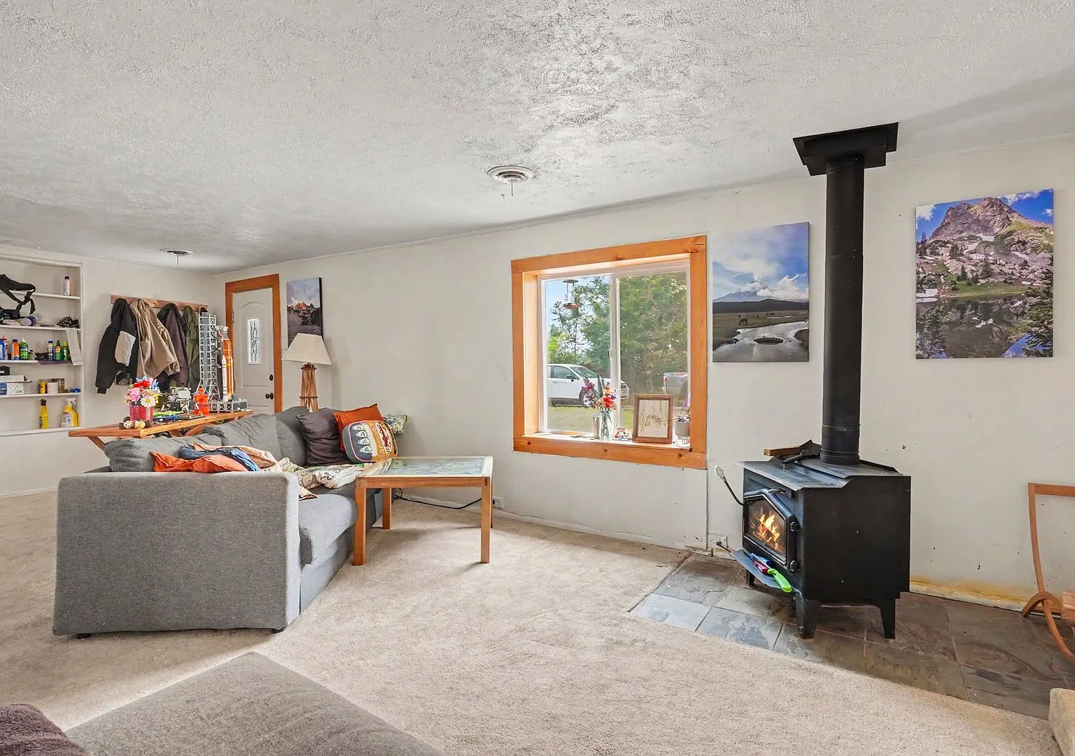 Spacious 3BR Ranch on Large Corner Lot with 2-Car Garage — Photo 2