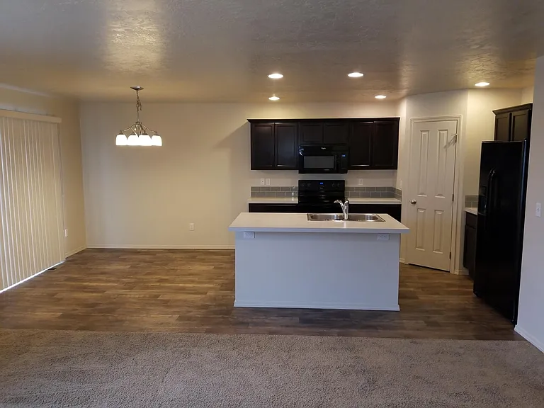 11465 Willamette Way — Photo 4