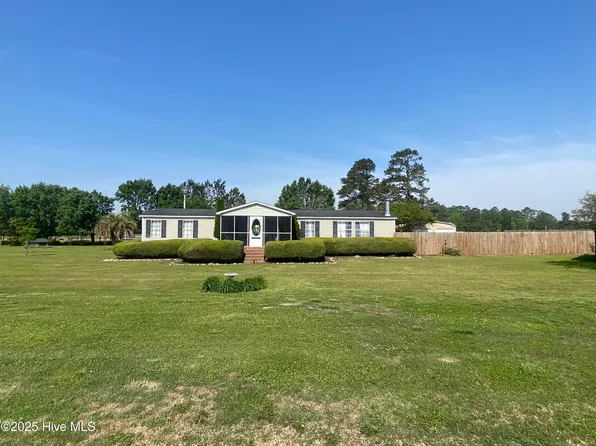 292 Hewett Drive, Whiteville, NC 28472