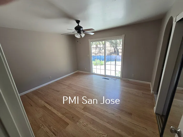 900 Susan Ct — Photo 12