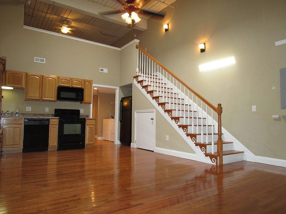 Living Room w/ Loft