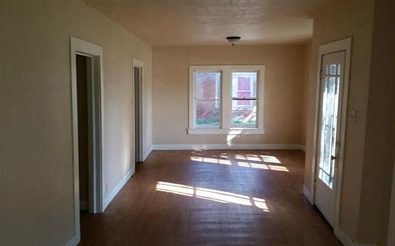 3rd image of 2605 1st St