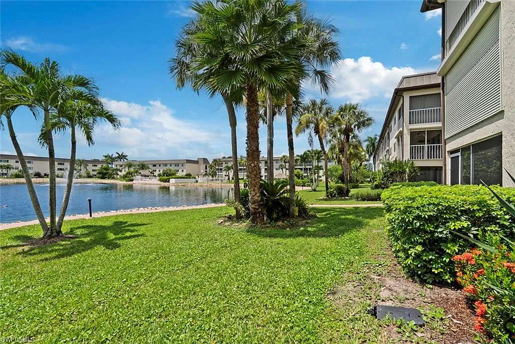 2 bed, 2.0 bath, 900 sqft, $1,900 — Photo 4