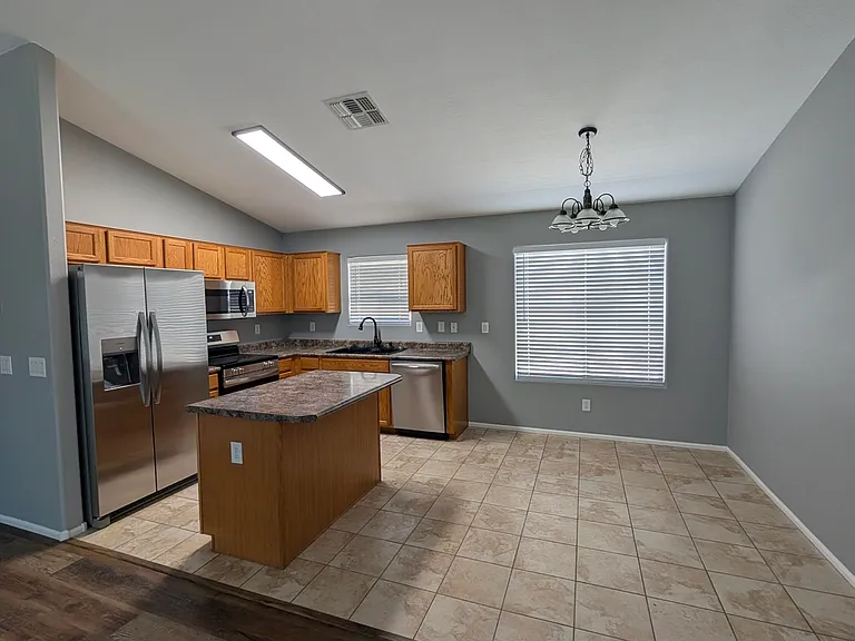 1377 E Pryor Rd — Photo 15