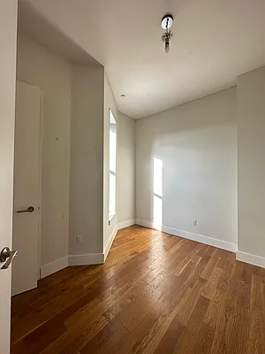 Rented by Cityside Rentals Corp | media 8
