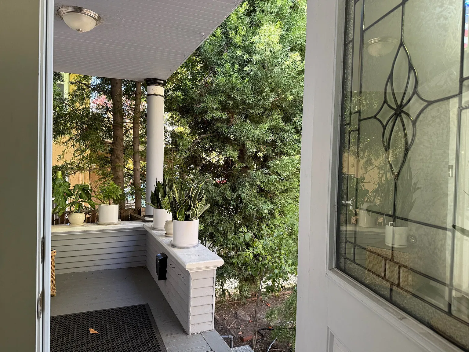 2 bed, 845 sqft, $4,300 — Photo 1