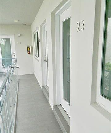 5th image of 1035 Euclid Ave #23