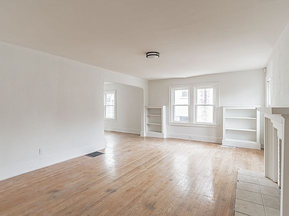 4th image of 408 S Saint Marks Ave