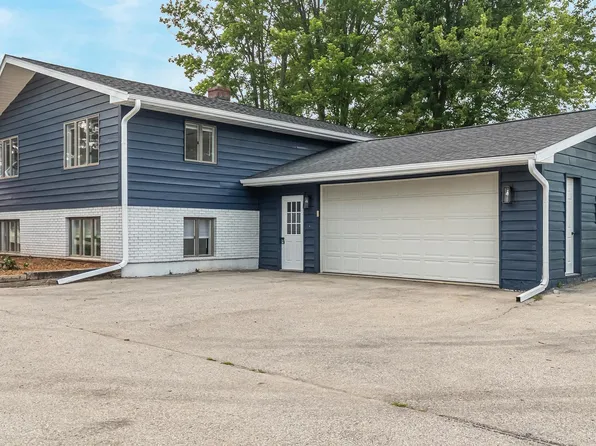 3722 N Casaloma Dr, Appleton, WI 54913