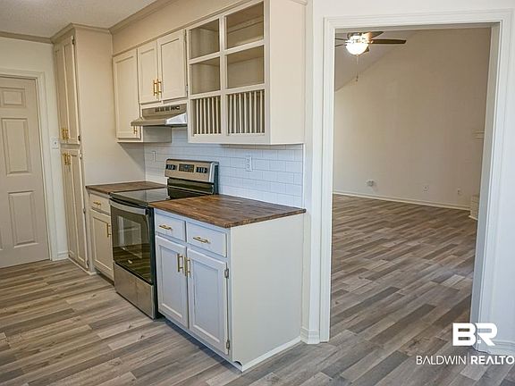 4th image of 9316 Maplewood Dr