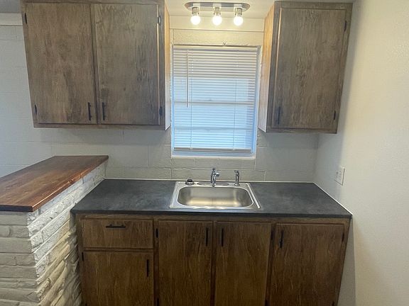 2nd image of 604 W Keetoowah St #0