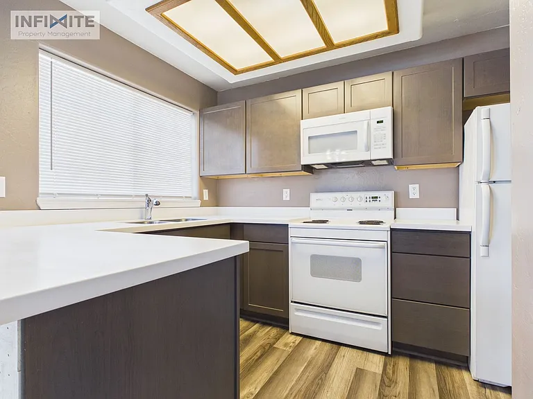 3026 W Villard St #2D — Photo 4