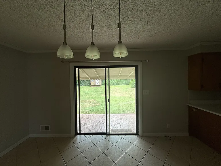 113 Midland Dr — Photo 7