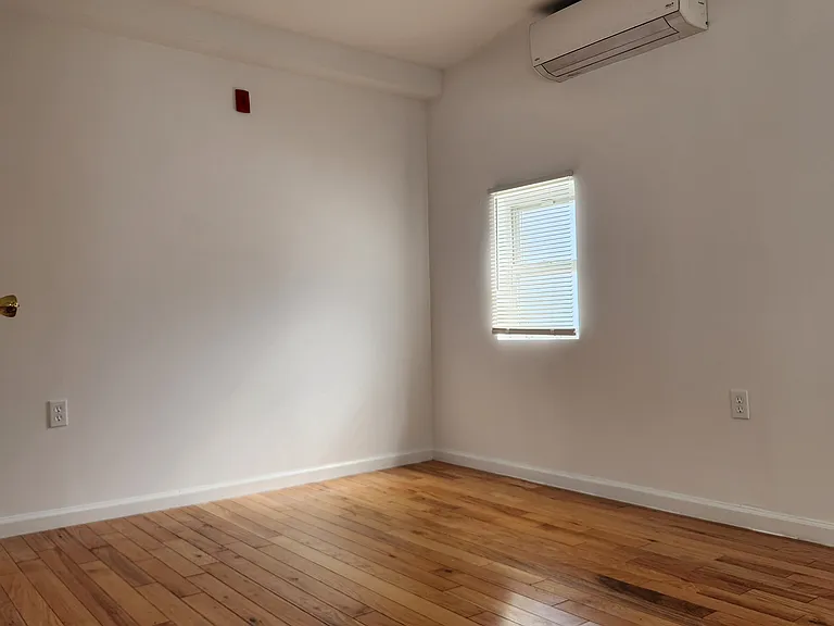 1840 Wharton St #3F — Photo 6