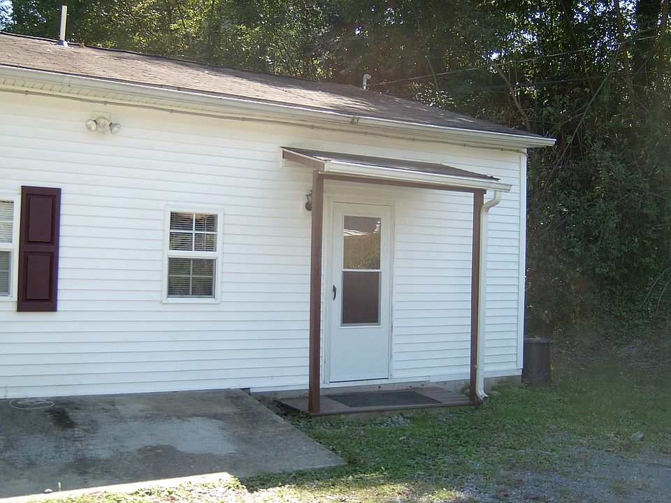 1st image of 1217 Brooks Ln