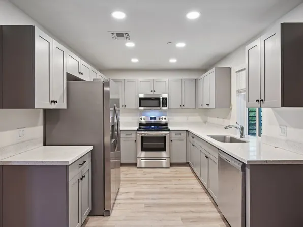 Atrium Lofts apartments